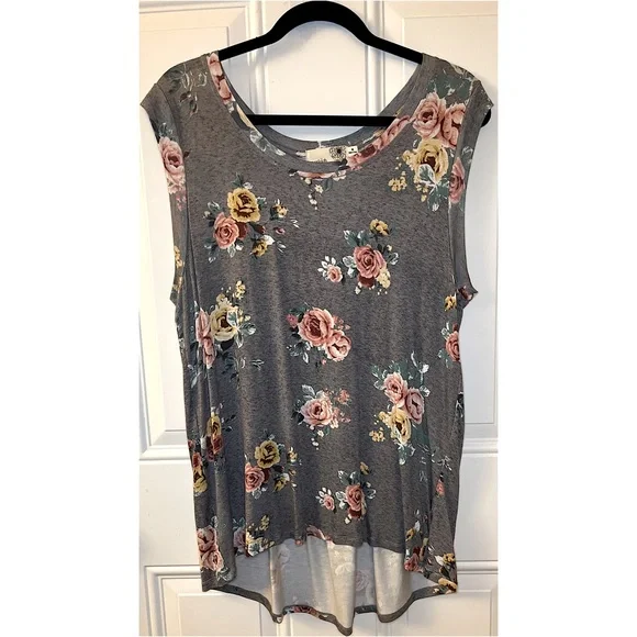 Everleigh Medium Sleeveless Gray & Pink Floral Tunic. - Picture 1 of 3